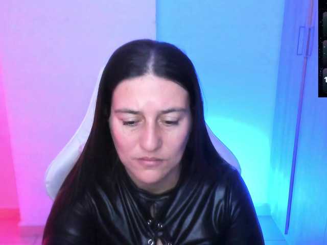 Saskyaajohnson live cam on BongaCams