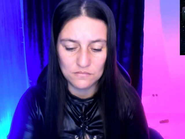 Saskyaajohnson live cam on BongaCams
