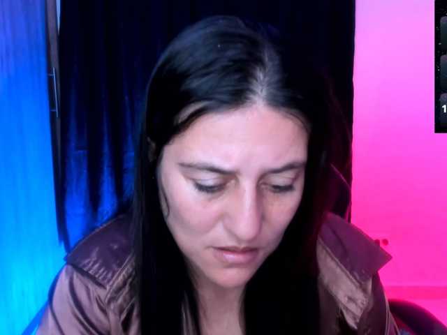 Saskyaajohnson live cam preview