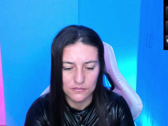 Saskyaajohnson Cam en direct sur BongaCams
