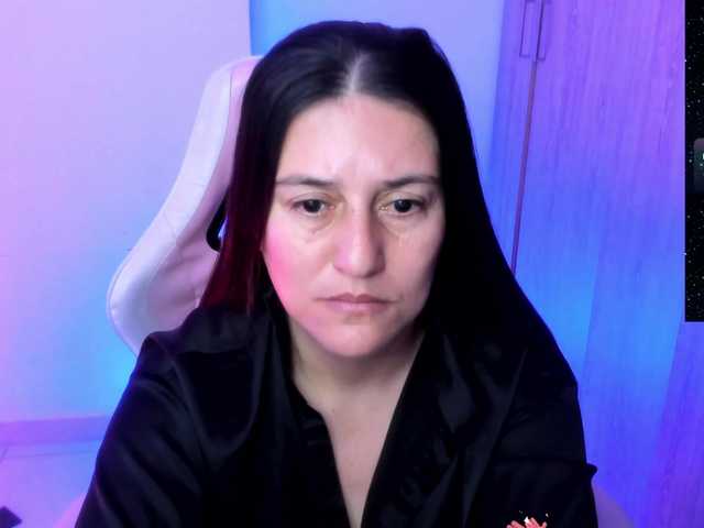 Saskyaajohnson live cam on BongaCams