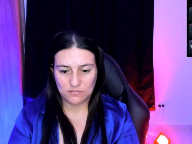 Saskyaajohnson live cam preview