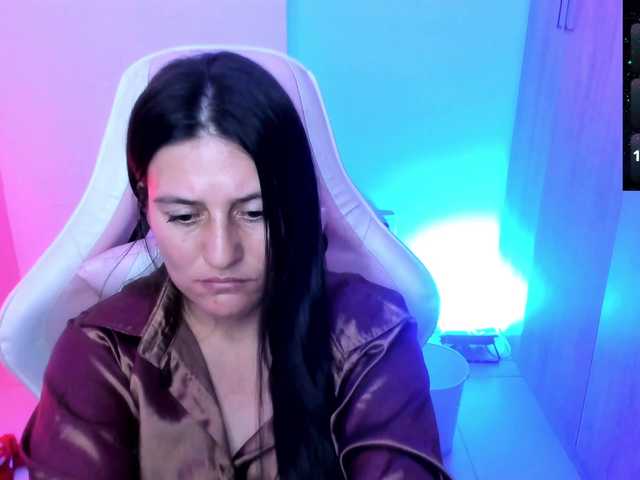 Saskyaajohnson live cam on BongaCams