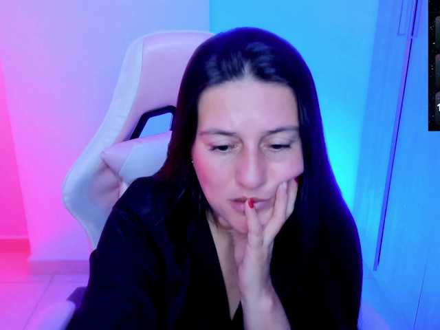 Saskyaajohnson live cam on BongaCams