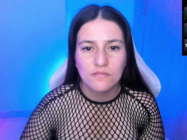 Saskyaajohnson live cam on BongaCams