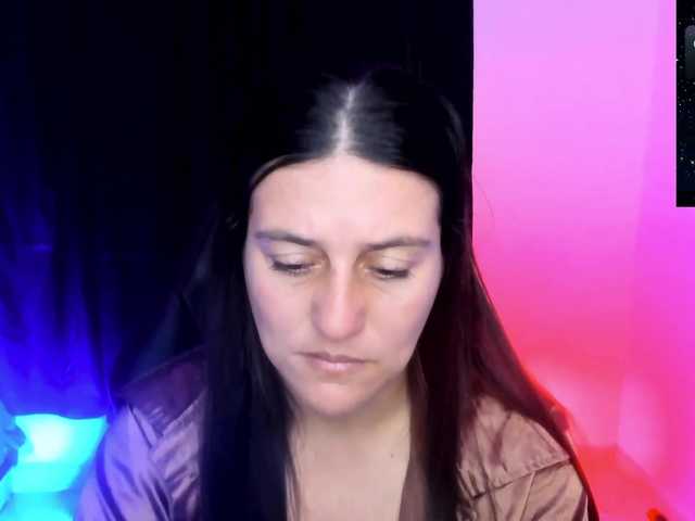 Saskyaajohnson live cam on BongaCams