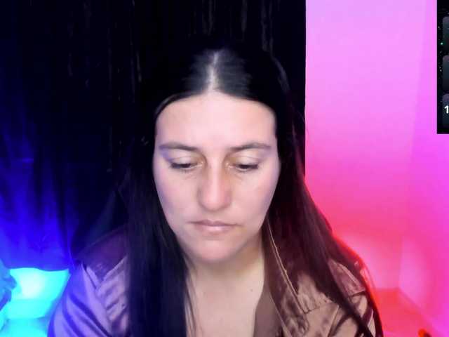 Saskyaajohnson live cam on BongaCams