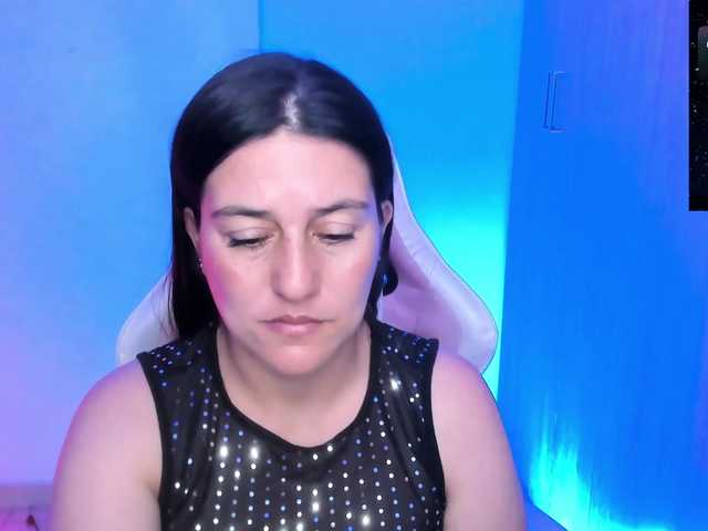 Saskyaajohnson live cam on BongaCams
