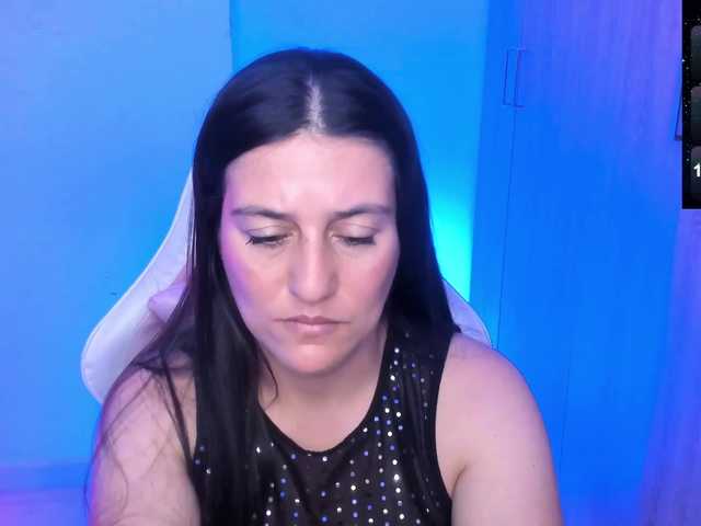 Saskyaajohnson live cam on BongaCams