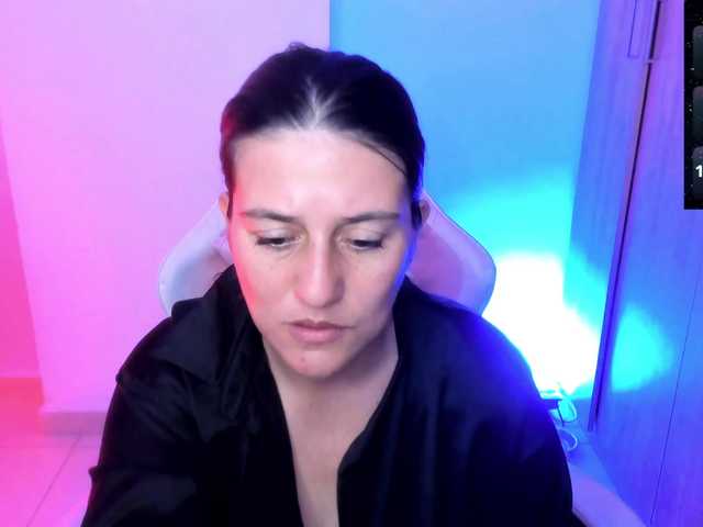 Saskyaajohnson live cam on BongaCams