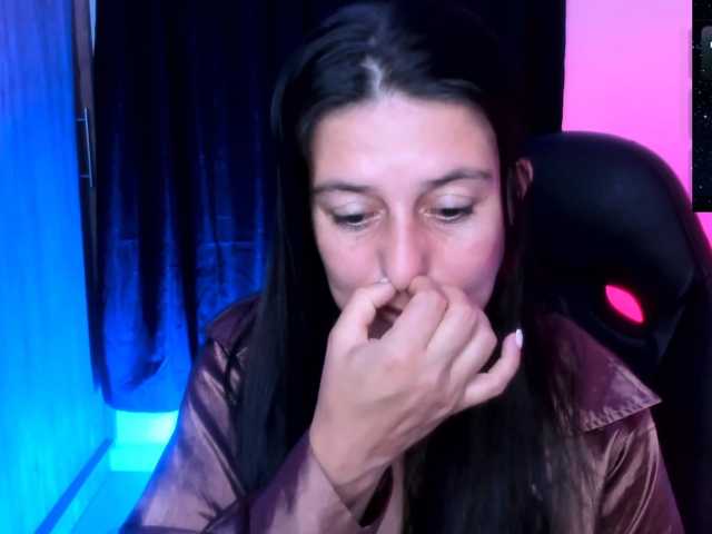 Saskyaajohnson live cam on BongaCams