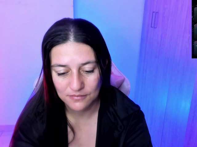 Saskyaajohnson live cam on BongaCams