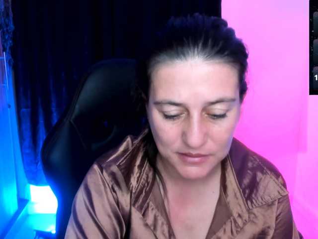 Saskyaajohnson live cam on BongaCams