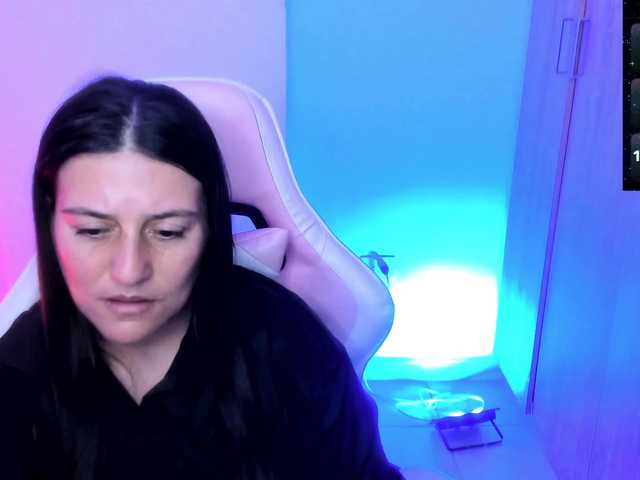 Saskyaajohnson live cam on BongaCams