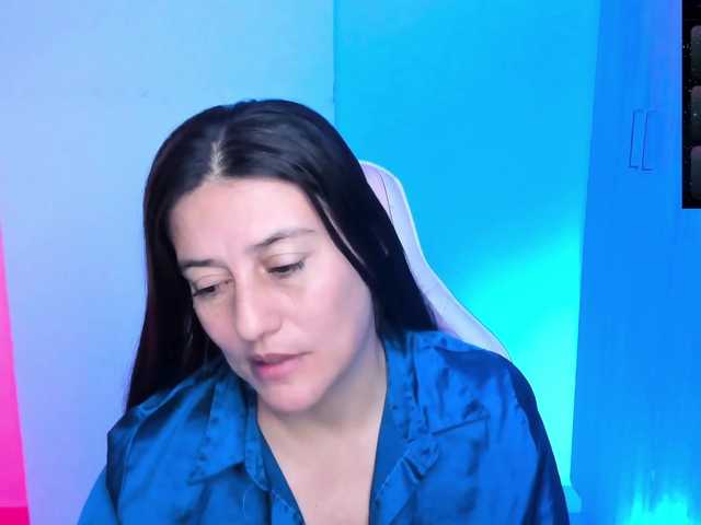 Saskyaajohnson live cam on BongaCams
