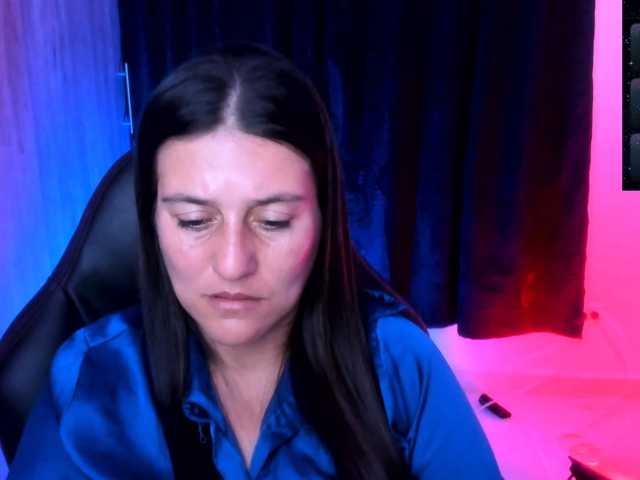 Saskyaajohnson live cam on BongaCams