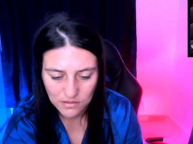 Saskyaajohnson live cam on BongaCams