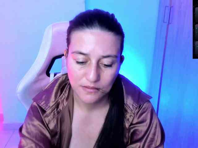 Saskyaajohnson webcam