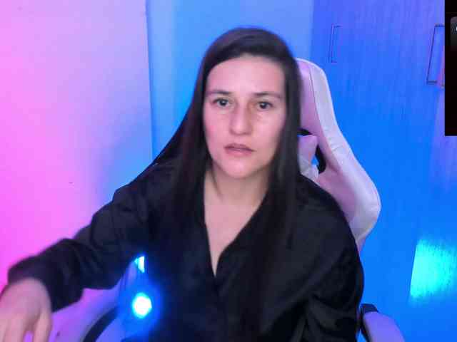 Saskyaajohnson webcam