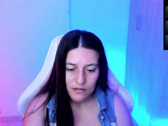 Saskyaajohnson webcam