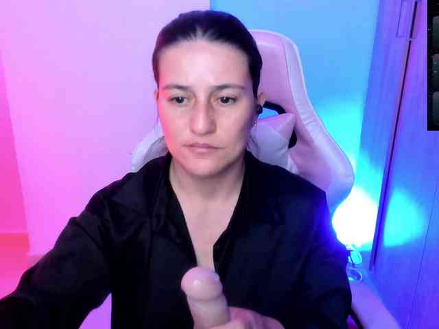 Saskyaajohnson webcam