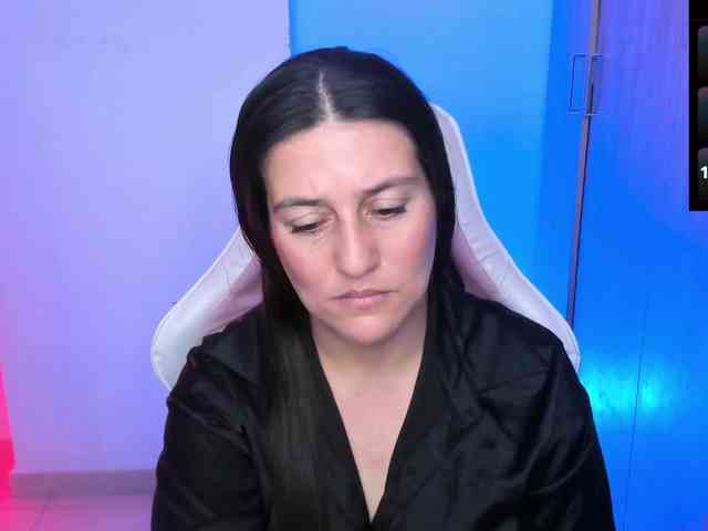 Saskyaajohnson webcam
