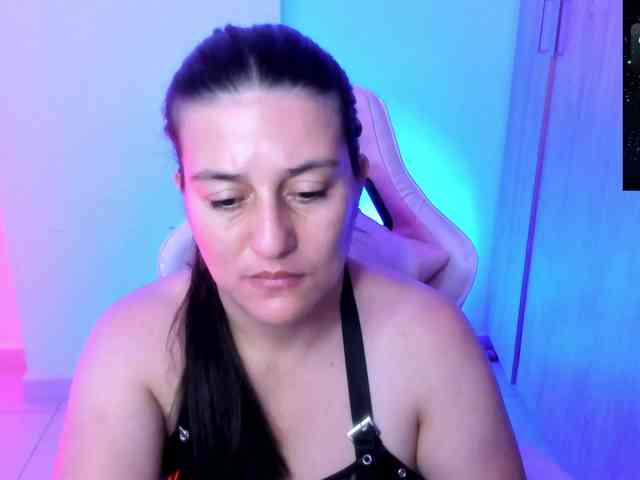 Saskyaajohnson webcam