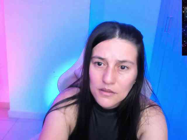 Saskyaajohnson webcam