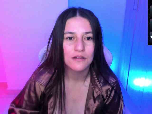 Saskyaajohnson webcam