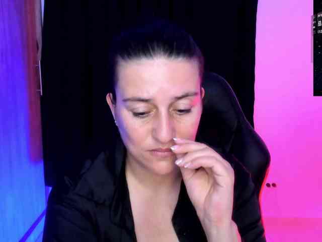 Saskyaajohnson webcam
