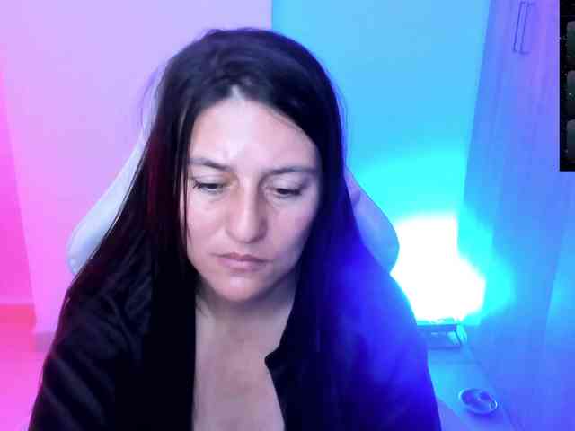 Saskyaajohnson webcam