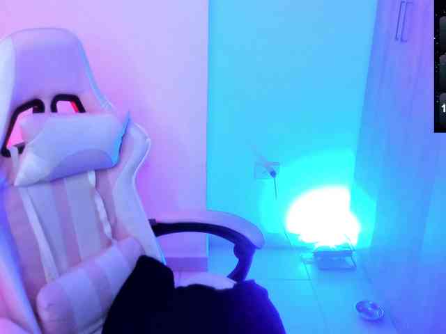 Saskyaajohnson webcam