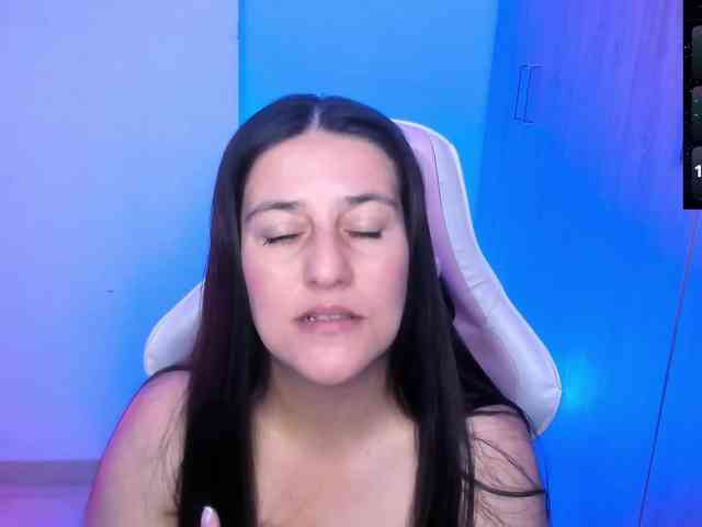 Saskyaajohnson webcam