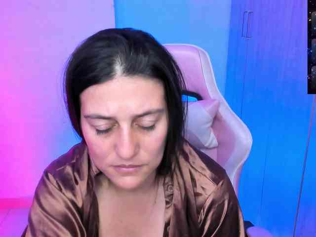 Saskyaajohnson webcam