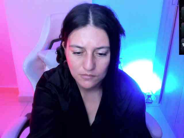 Saskyaajohnson webcam