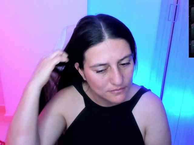 Saskyaajohnson webcam