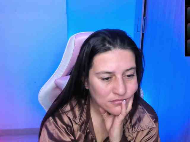 Saskyaajohnson webcam