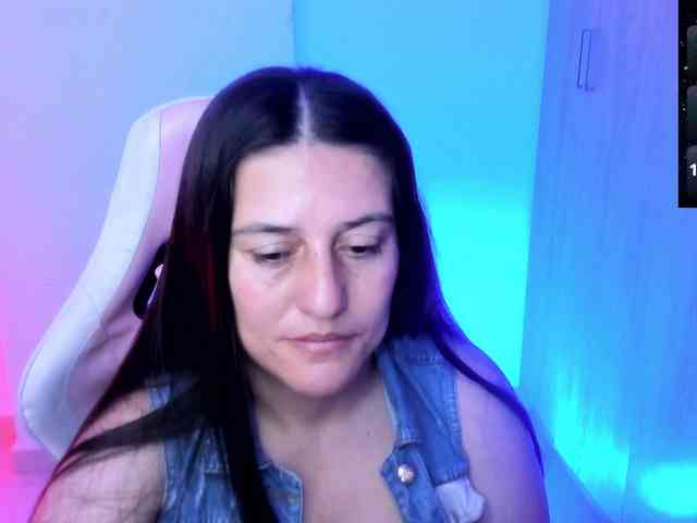Saskyaajohnson webcam