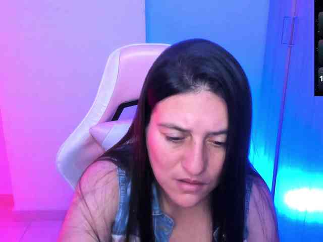 Saskyaajohnson webcam