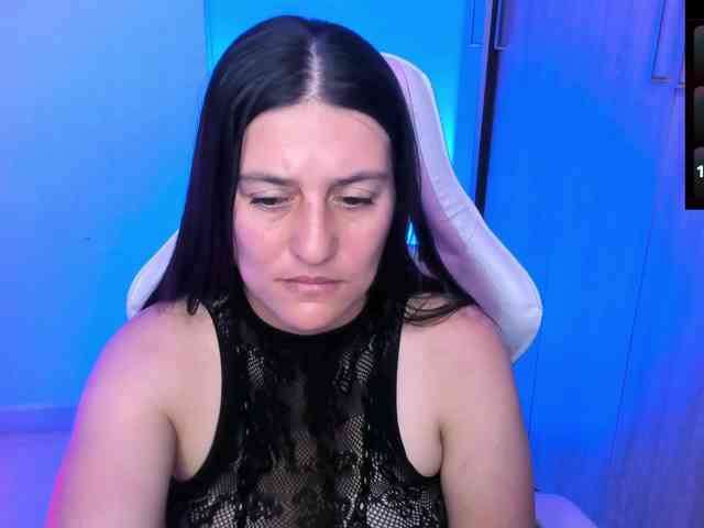 Saskyaajohnson webcam