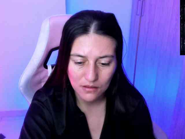 Saskyaajohnson webcam