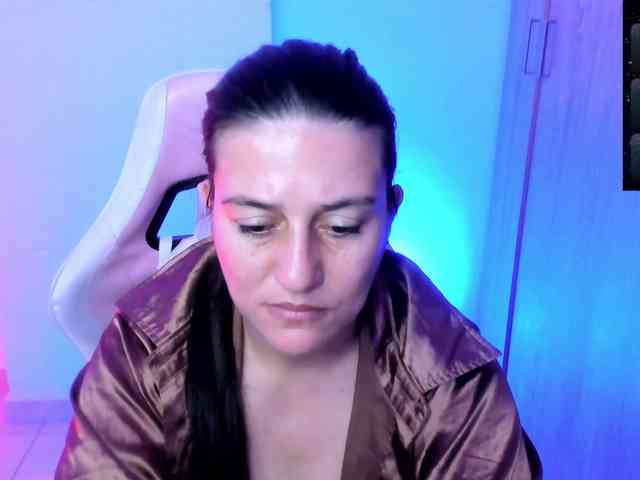 Saskyaajohnson webcam