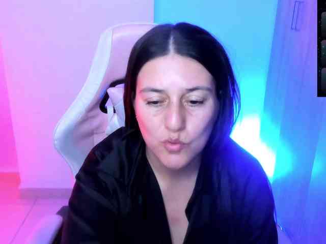 Saskyaajohnson webcam