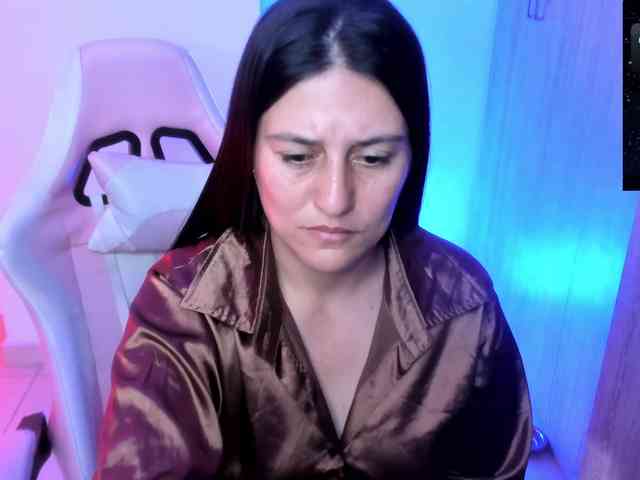Saskyaajohnson webcam