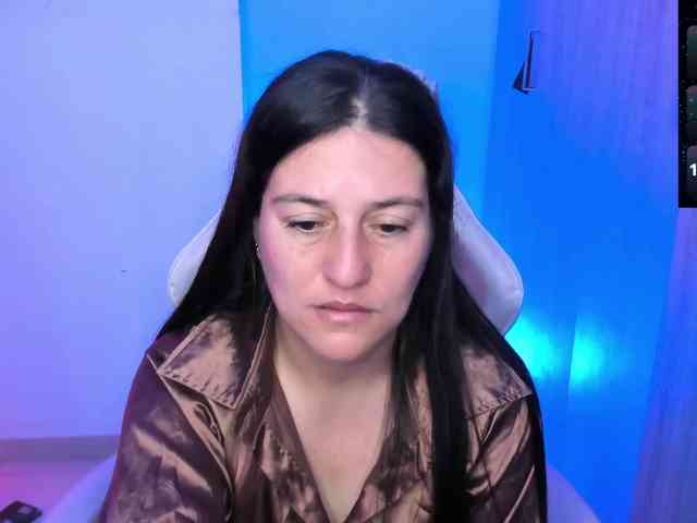 Saskyaajohnson webcam