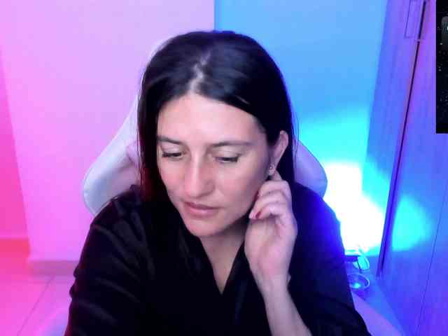 Saskyaajohnson webcam