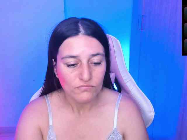 Saskyaajohnson webcam