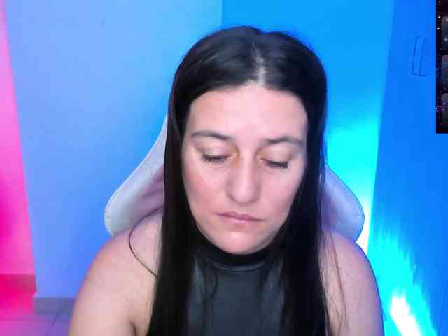 Saskyaajohnson webcam