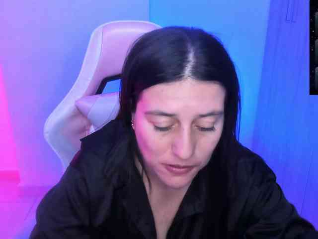 Saskyaajohnson webcam