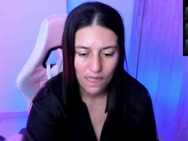 Saskyaajohnson webcam